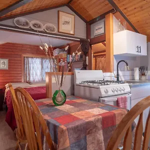 https://hillside-bungalows.banff-hotel.com